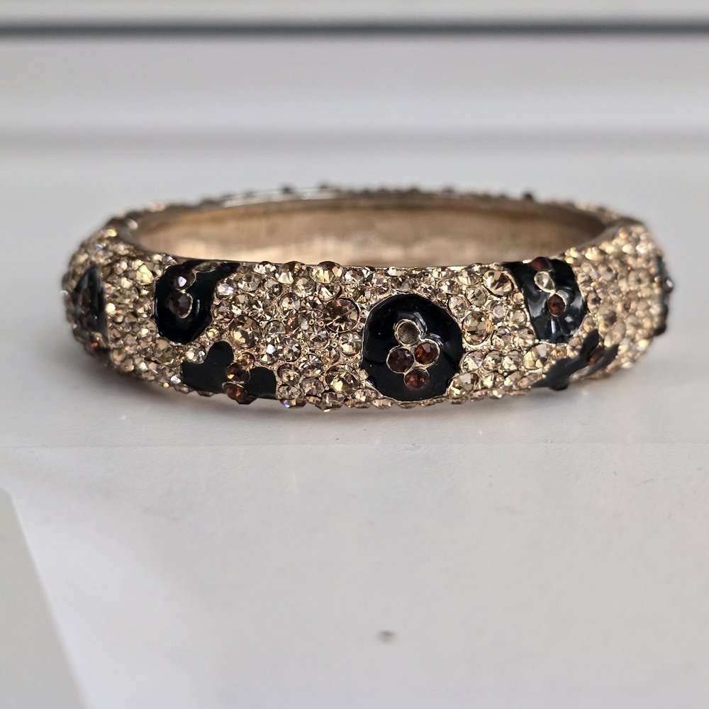Vintage Rhinestone & Enamel Hinged Bangle Bracelet Gold Tone - Picture 6 of 9